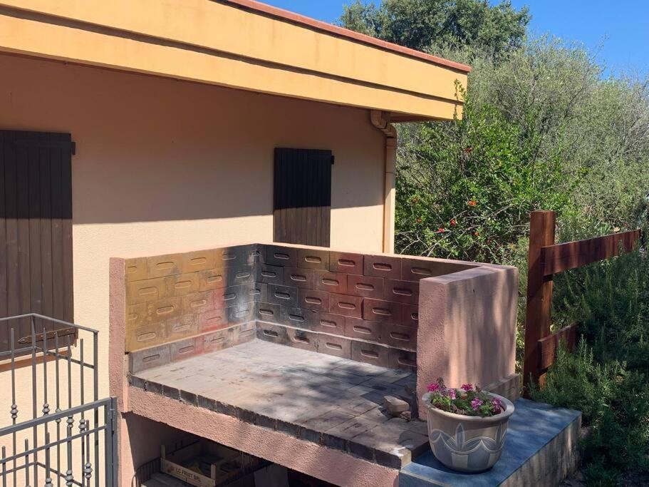 Villa Cala Sinzias 卡斯蒂亚达斯 外观 照片