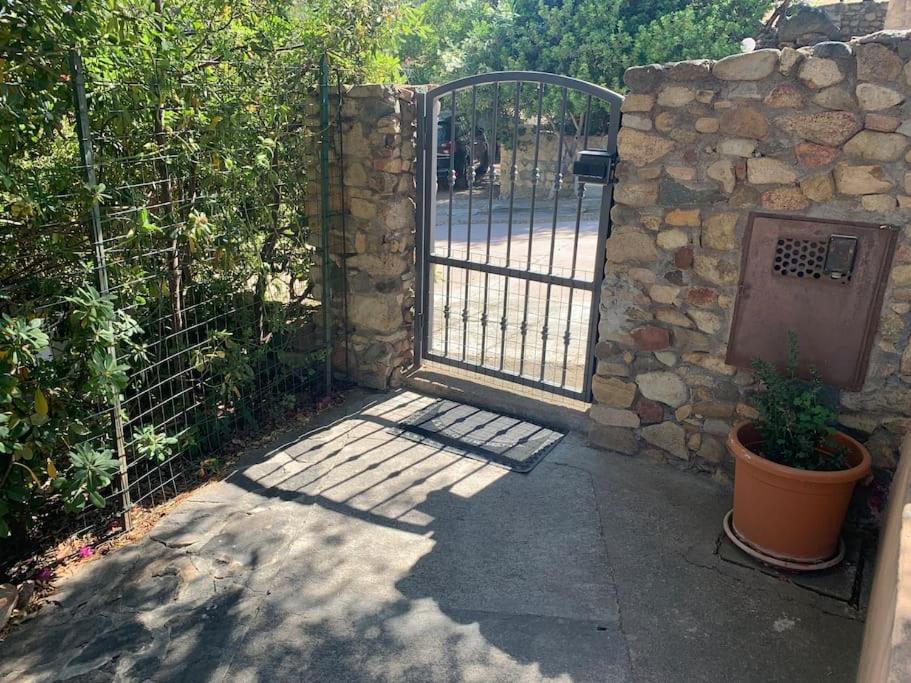 Villa Cala Sinzias 卡斯蒂亚达斯 外观 照片