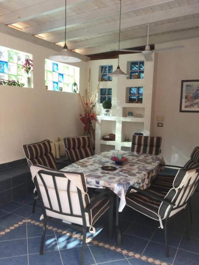 Villa Cala Sinzias 卡斯蒂亚达斯 外观 照片